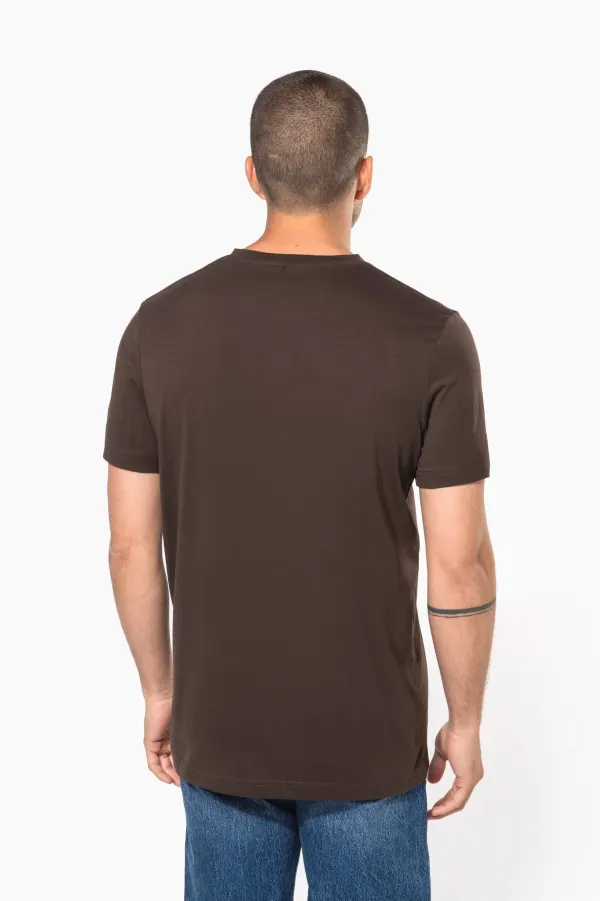 T-shirt col V manches courtes homme porté — vue 1