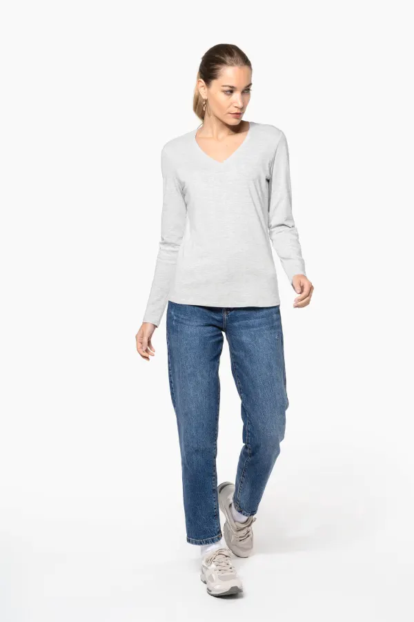 T-shirt col V manches longues femme porté — vue 4