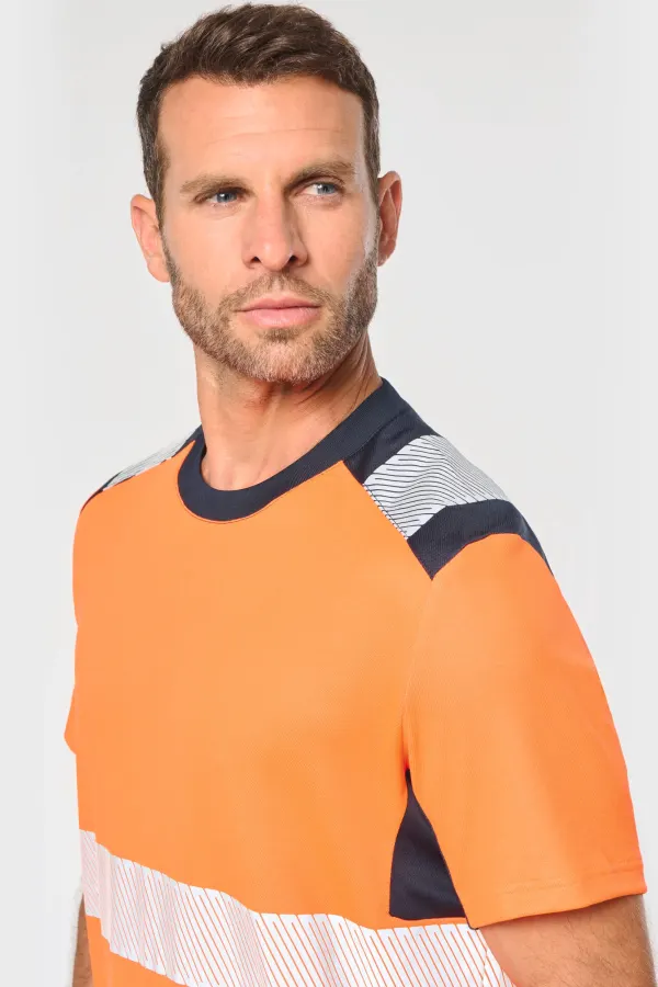T-shirt de sécurité recyclé manches courtes unisexe porté — vue 3