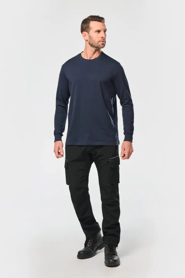 T-shirt écoresponsable manches longues unisexe porté — vue 4