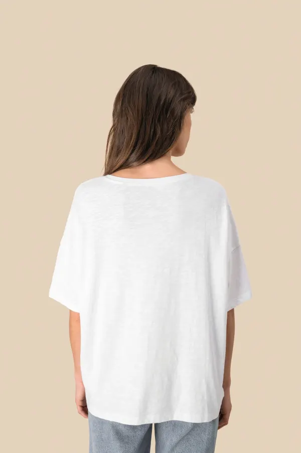 T-shirt écoresponsable slub oversize femme porté — vue 4