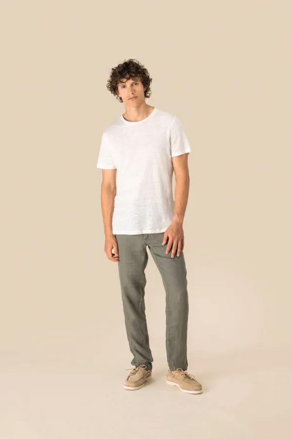 T-shirt en lin homme porté — vue 1