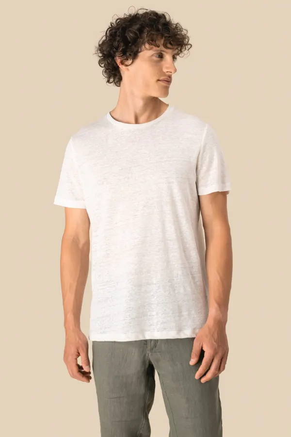 T-shirt en lin homme porté — vue 2