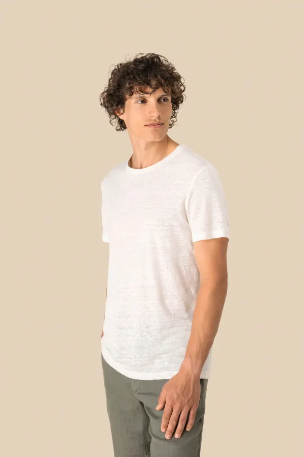 T-shirt en lin homme porté — vue 3