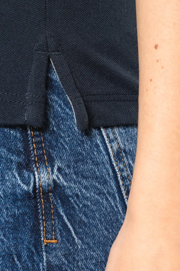 T-shirt maille piquée col V femme porté — vue 4