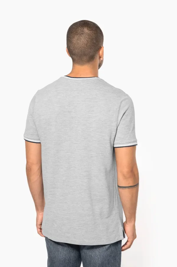 T-shirt maille piquée col V homme porté — vue 1
