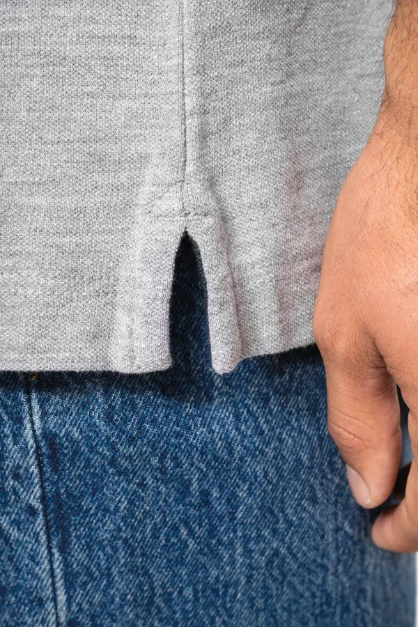 T-shirt maille piquée col V homme porté — vue 4