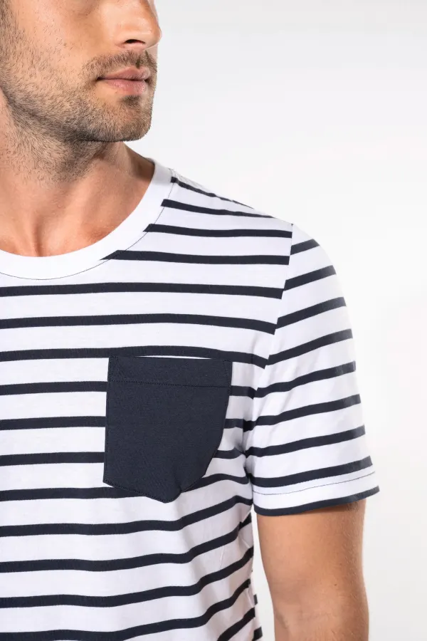 T-shirt rayé marin avec poche manches courtes homme porté — vue 2