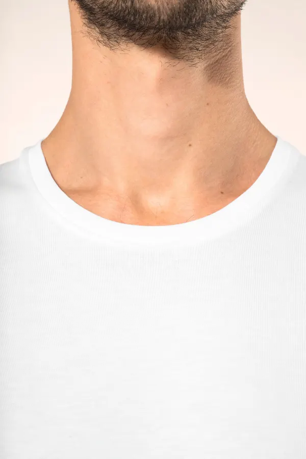 T-shirt Supima® col rond manches courtes homme porté — vue 3