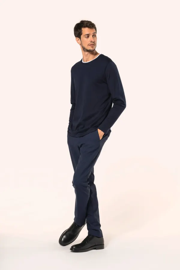 T-shirt Supima® col rond manches longues homme porté — vue 2