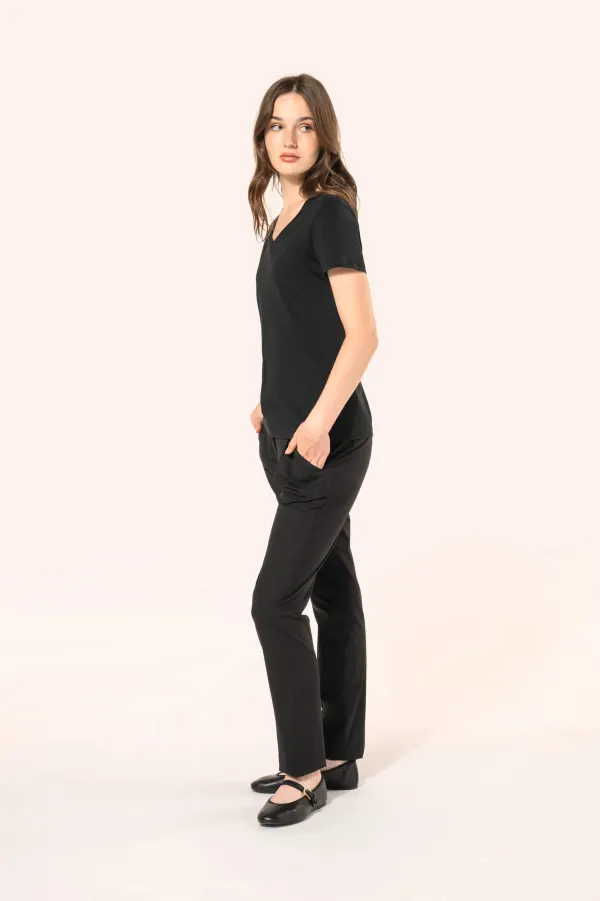 T-shirt Supima® col V manches courtes femme porté — vue 2