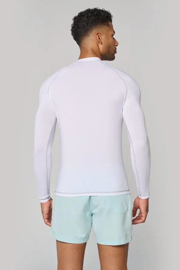 T-shirt technique à manches longues avec protection anti-UV unisexe porté — vue 1
