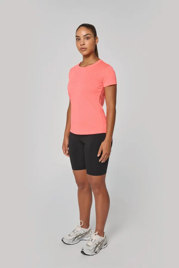 T-shirt triblend sport femme porté — vue 2