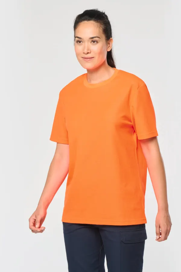 T-shirt unisexe écoresponsable coton/polyester porté — vue 4