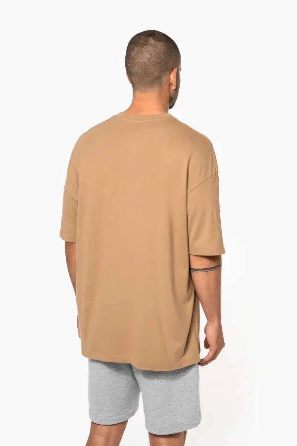 T-shirt unisexe oversize manches courtes porté — vue 3