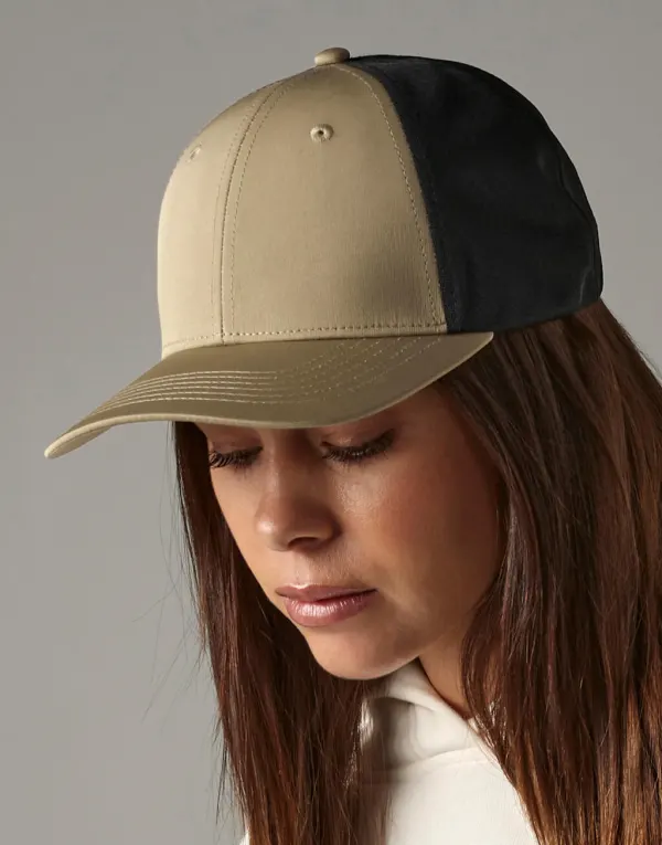Technical Mesh Trucker porté — vue 3