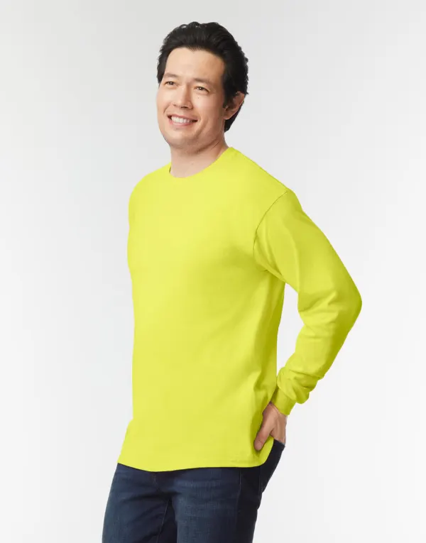Ultra Cotton Adult T-Shirt LS porté — vue 1