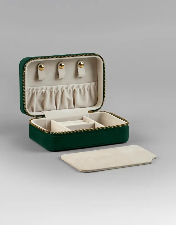 Velvet Travel Jewellery Box porté — vue 2