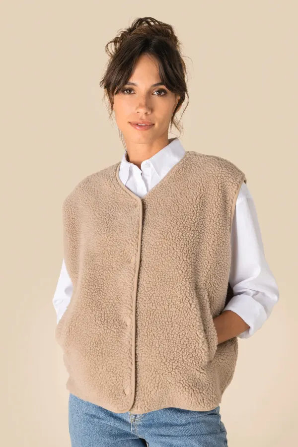 Veste sans manches en sherpa femme porté — vue 3