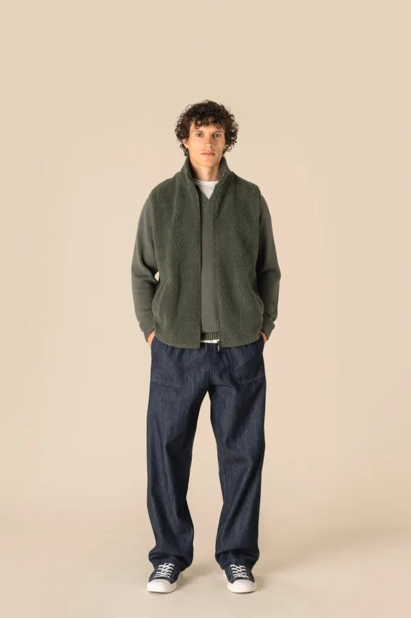 Veste sans manches en sherpa homme porté — vue 1