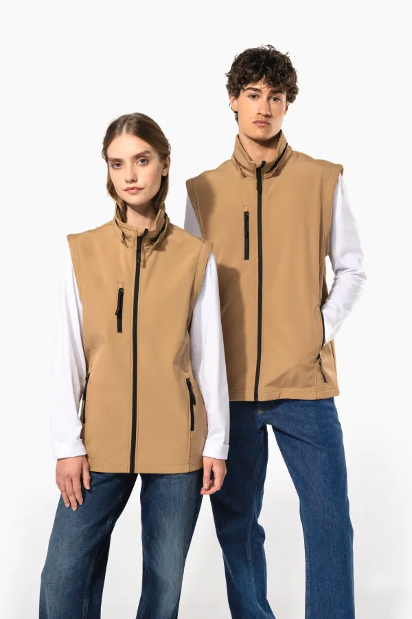 Veste Softshell 3 couches à capuche avec manches amovibles unisexe porté — vue 1
