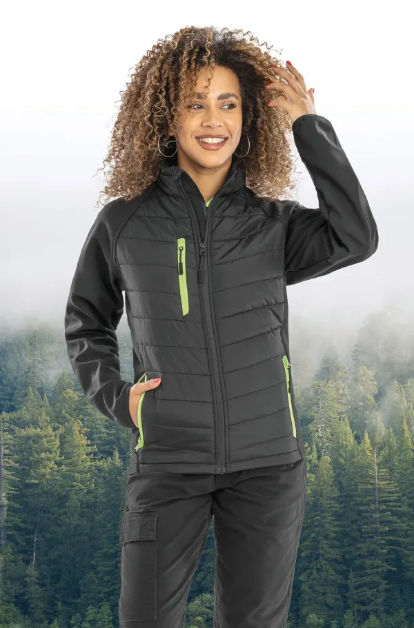 Veste softshell rembourrée black compass recyclée porté — vue 4