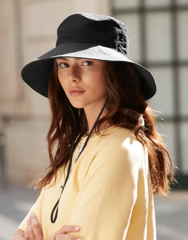 Wide Brim Sun Hat porté — vue 1