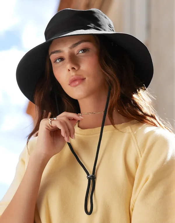 Wide Brim Sun Hat porté — vue 2