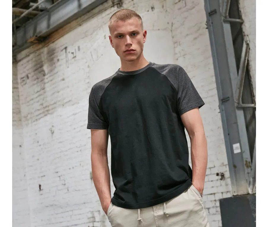 RAGLAN CONTRAST TEE — Build Your Brand personnalisable