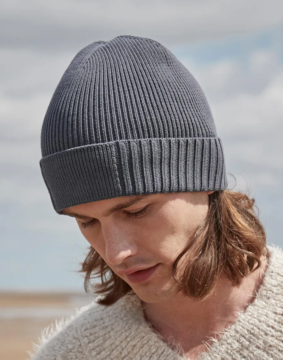 Organic Cotton Engineered Patch Beanie — Beechfield personnalisable
