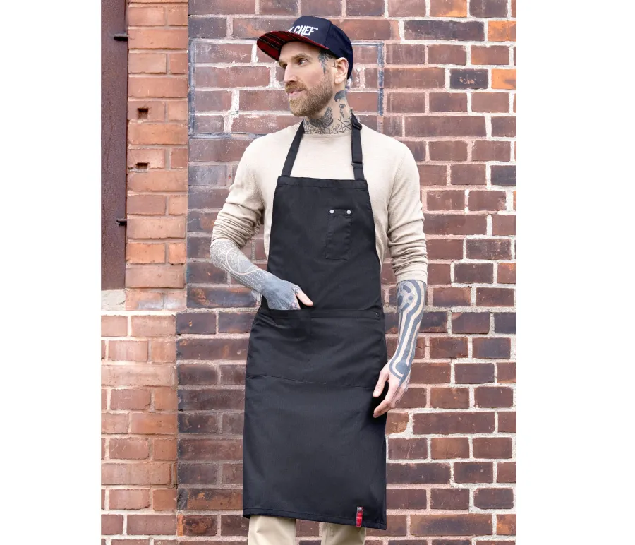 BIB APRON WITH BUCKLE AND POCKETS — Karlowsky personnalisable