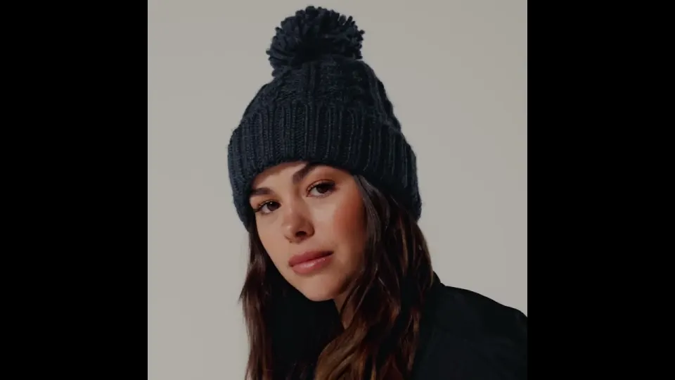 Vidéo du produit Cable Knit Melange Beanie
