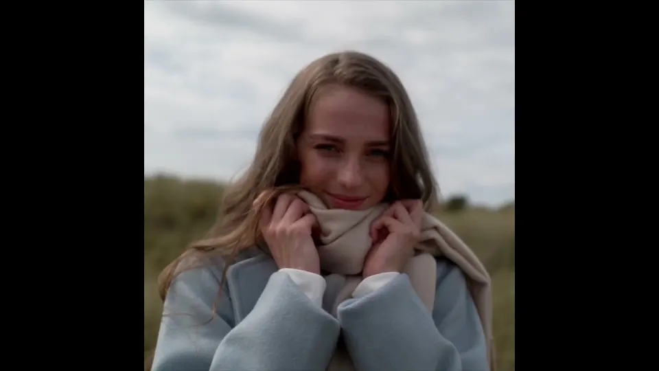 Vidéo du produit Classic Woven Scarf