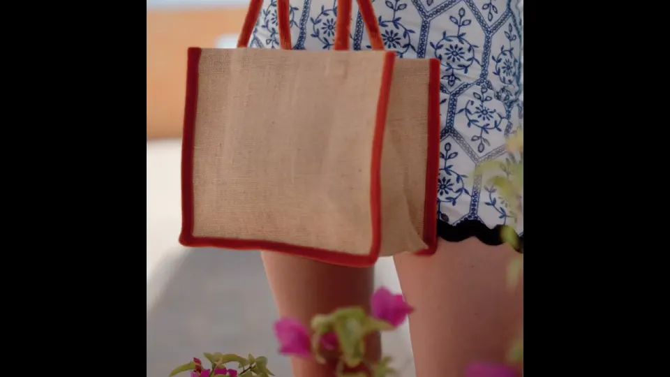 Vidéo du produit Natural Starched Jute Mini Gift Bag