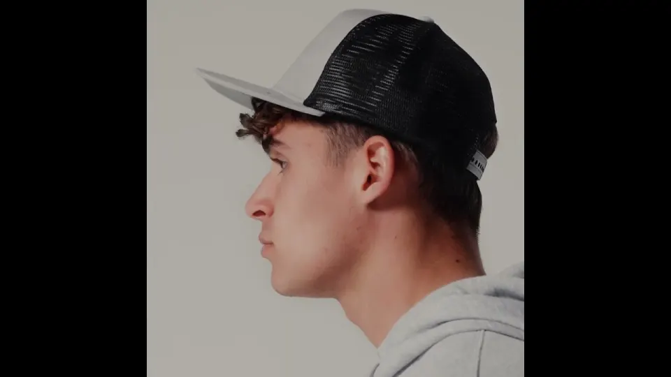 Vidéo du produit Original Flat Peak 6 Panel Trucker