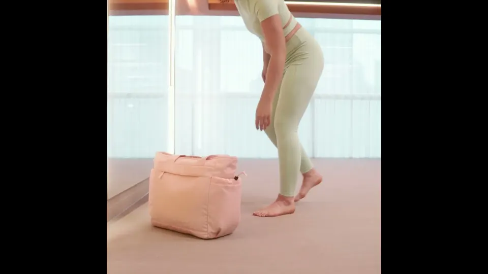 Vidéo du produit Studio Oversized Tote