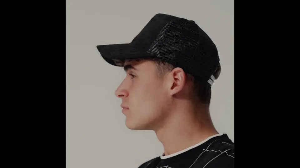 Vidéo du produit Suede Snapback Trucker